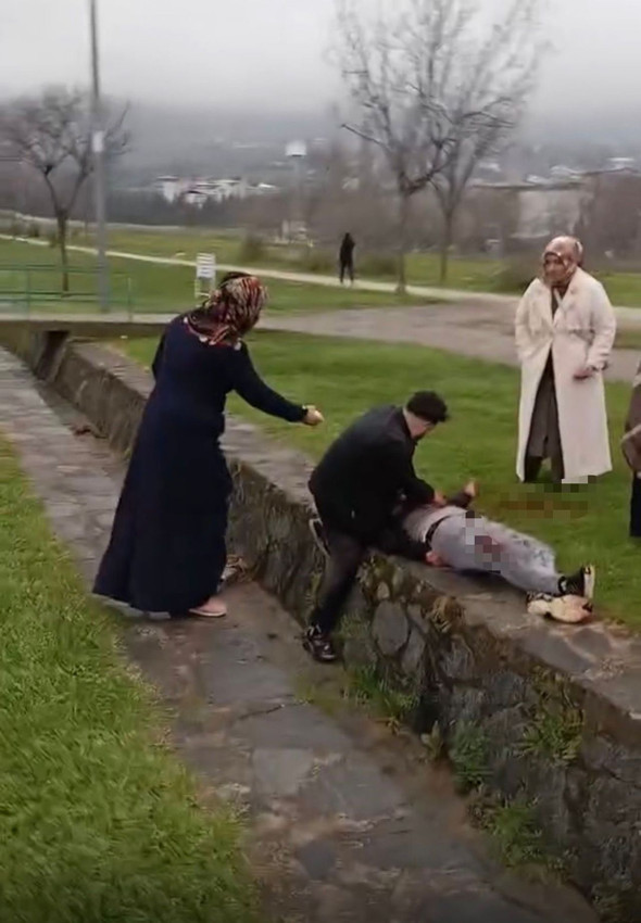 Sokak ortasında dehşet gecesi! Tartıştığı kişinin boğazını kesip öldürdü! - Resim: 2