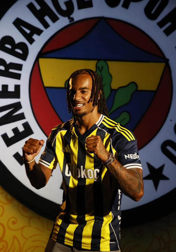 Fenerbahçe'nin yeni transferi imzayı attı: Archie Brown, Fenerbahçe'de - Resim: 2