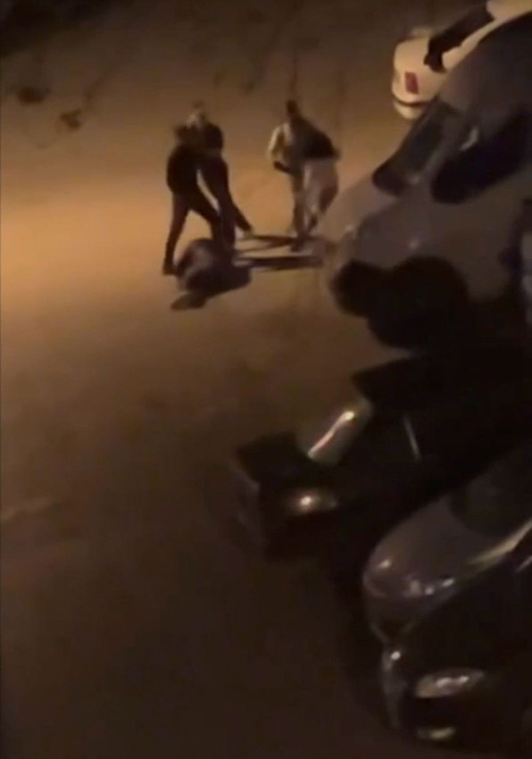 Sokak ortasında dehşet kamerada: Şehir eşkıyalarından öldüresiye dayak - Resim: 3