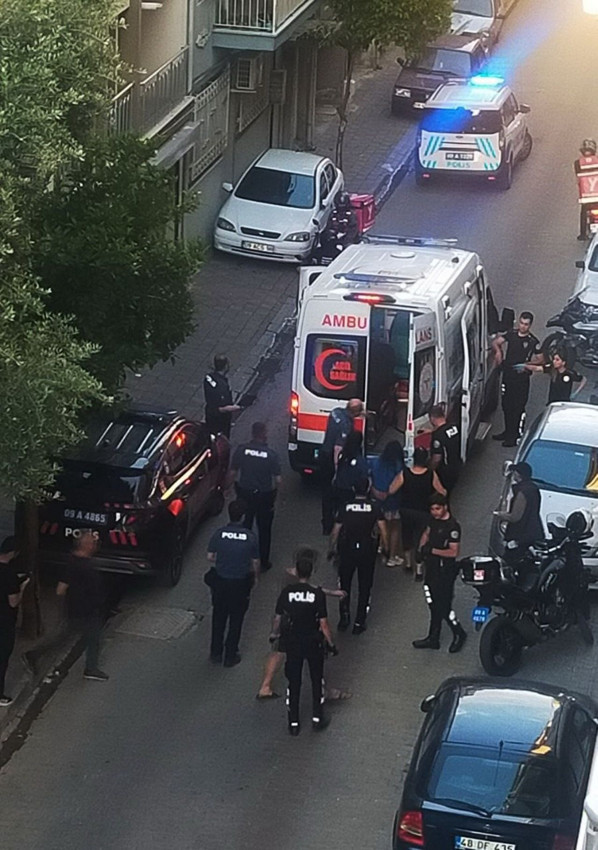 Aydın'da sokağa Samuray kılıcıyla çıkan genç kız büyük korkuya neden oldu - Resim: 3