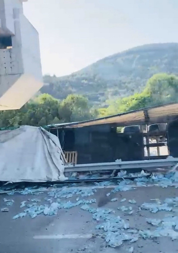 Yüksek hızlı tren köprüsünde feci kaza: 1 kişi hayatını kaybetti! - Resim: 3