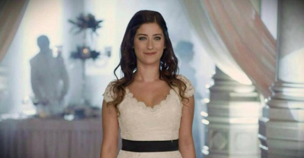 Hazal Kaya sokakta sevişemez - Resim: 9