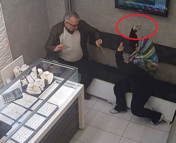 Kriptoda batan kadın kuyumcuyu soymaya kalkıştı - Resim: 2