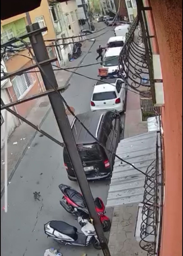 İstanbul'da 13 yaşındaki 2 çocuğun tartışması kanlı bitti: Sokak ortasında bıçakladı - Resim: 3