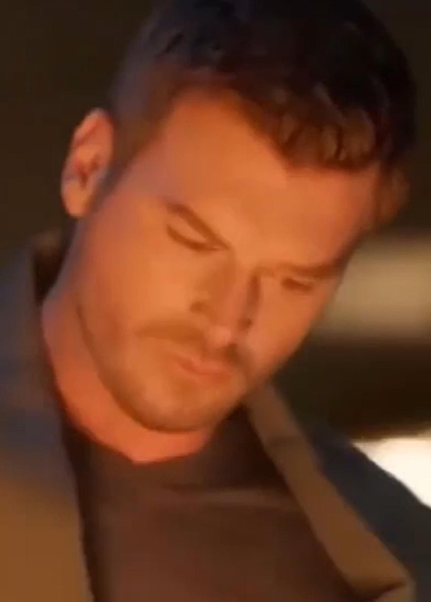 Bölüm başına 1 milyon TL alan Kıvanç Tatlıtuğ'un dublörünün yer aldığı sahne olay oldu - Resim: 2