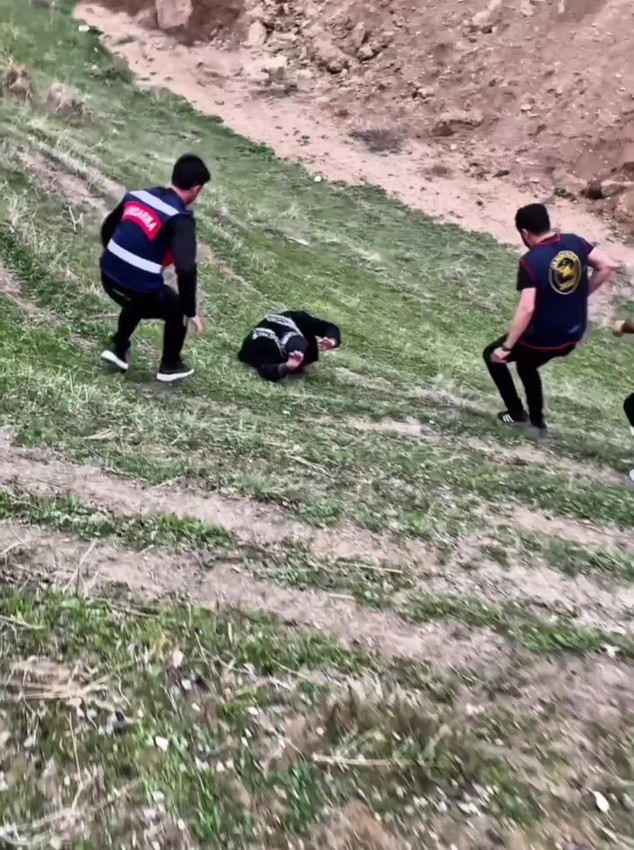 Firari suç makinesi şehirde aranırken dağda bulundu - Resim: 1
