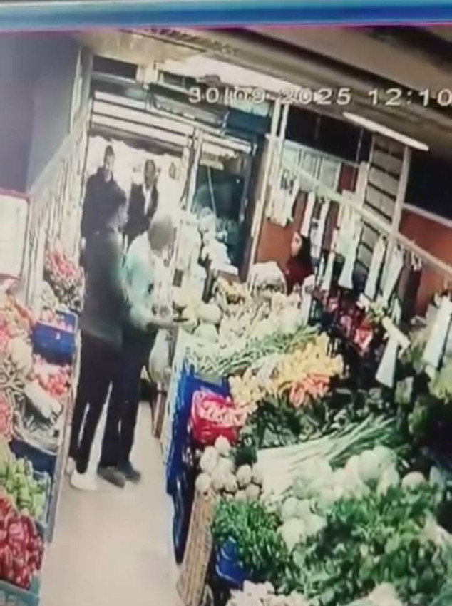İstanbul'da markette bir kadına yumruklu saldırı: Saldırı anı kamerada - Resim: 2