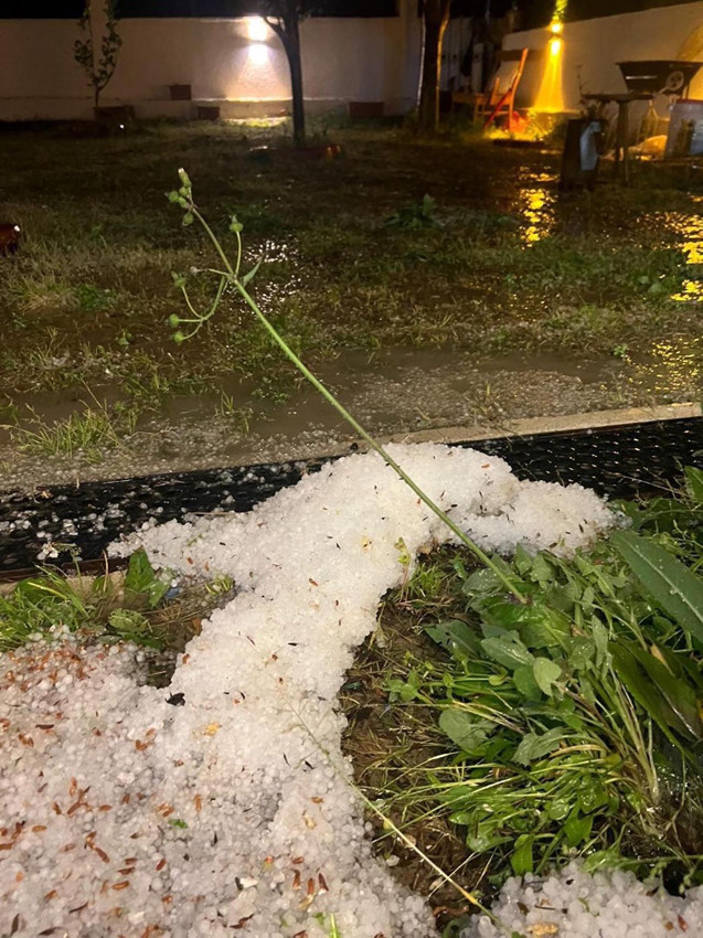 Sağanak, dolu ve toz taşınımı hayatı felç etti - Resim: 2