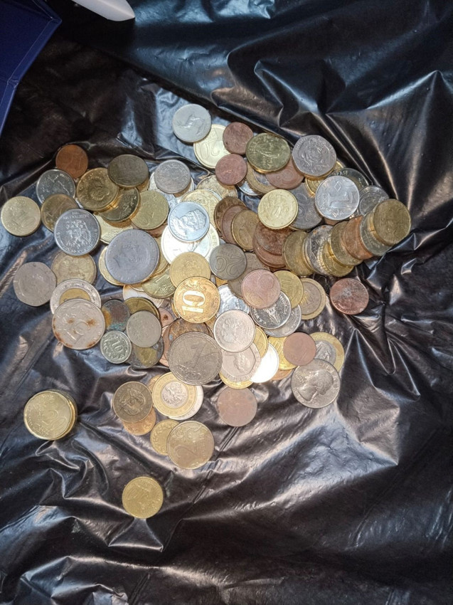 Dilencinin üzerinden çıkan parayı gören gözlerine inanamadı - Resim: 2