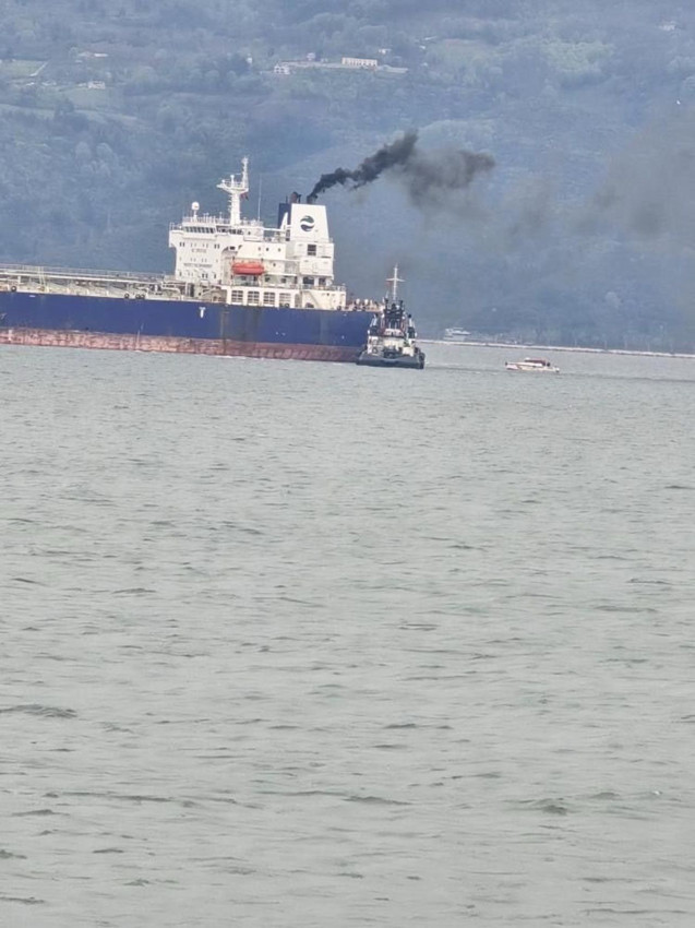 İzmit Körfezi'nde 40 bin ton fuel oil yüklü tankerde yangın paniği - Resim: 2