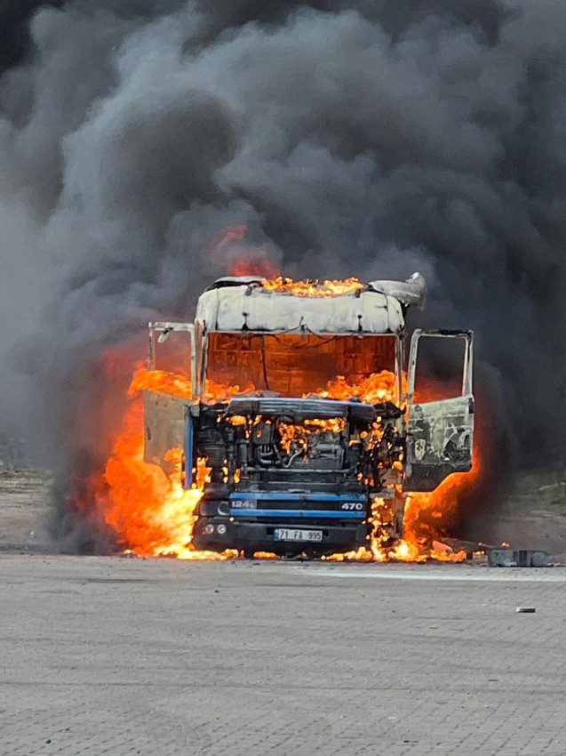 Ekmek teknesi alev topuna dönen esnafın feryadı yürek sızlattı - Resim: 1