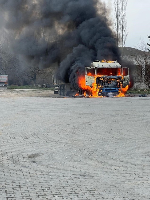 Ekmek teknesi alev topuna dönen esnafın feryadı yürek sızlattı - Resim: 2