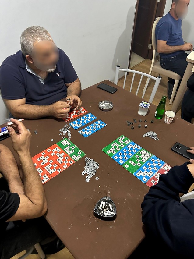 Sosyal medyada canlı yayınlanan kumara suçüstü - Resim: 1