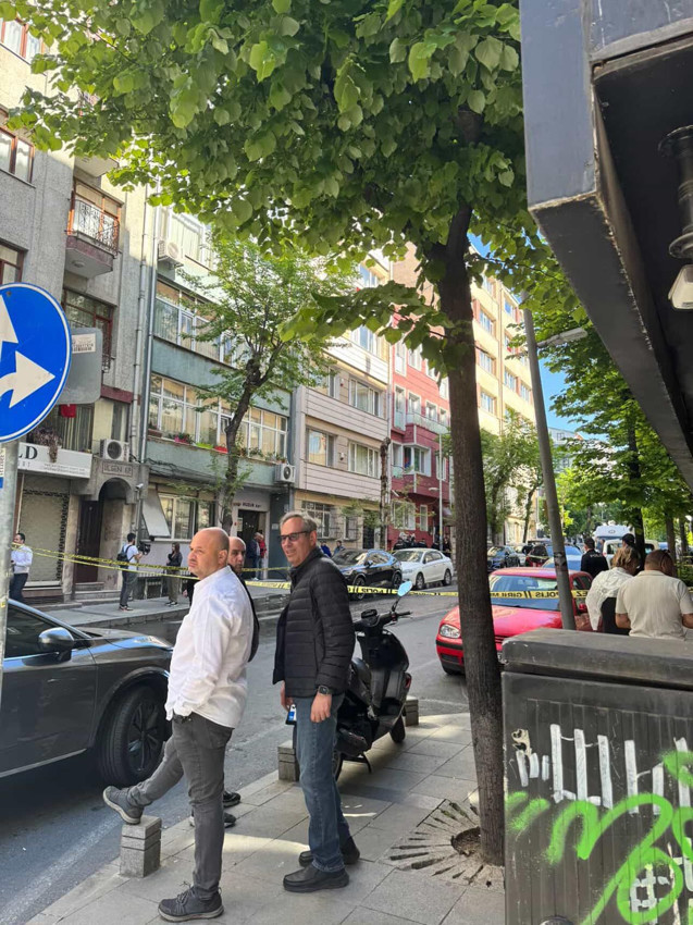 İstanbul'da güpegündüz vahşet! Kaçırmak istedikleri kadını direnince sokak ortasında katlettiler - Resim: 2