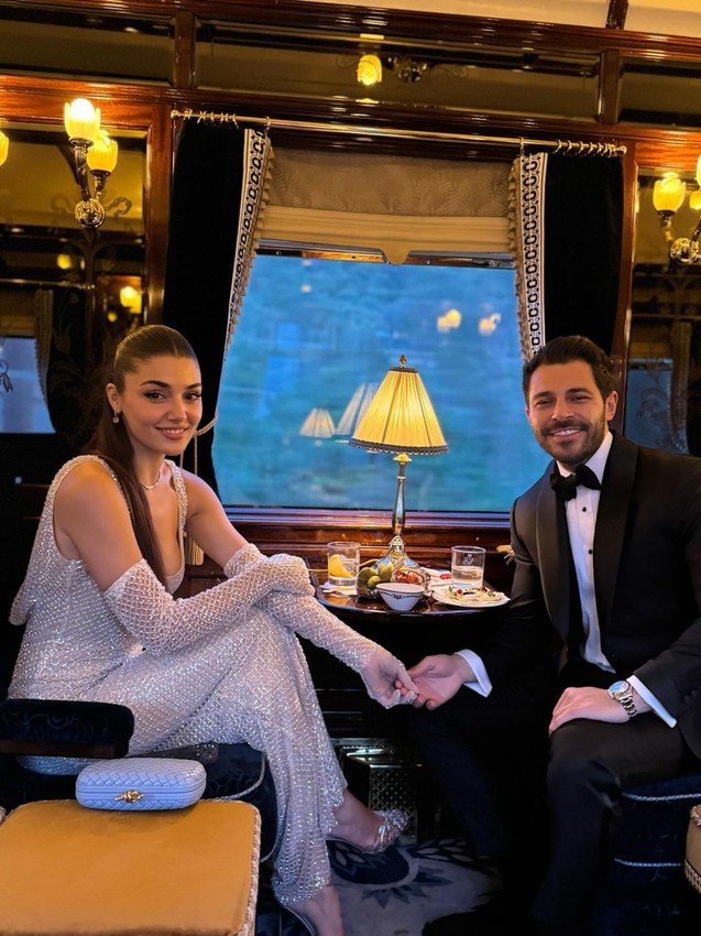 Hande Erçel ile Hakan Sabancı'nın çok özel aşk kaçamağının bedeli dudak uçuklattı - Resim: 3