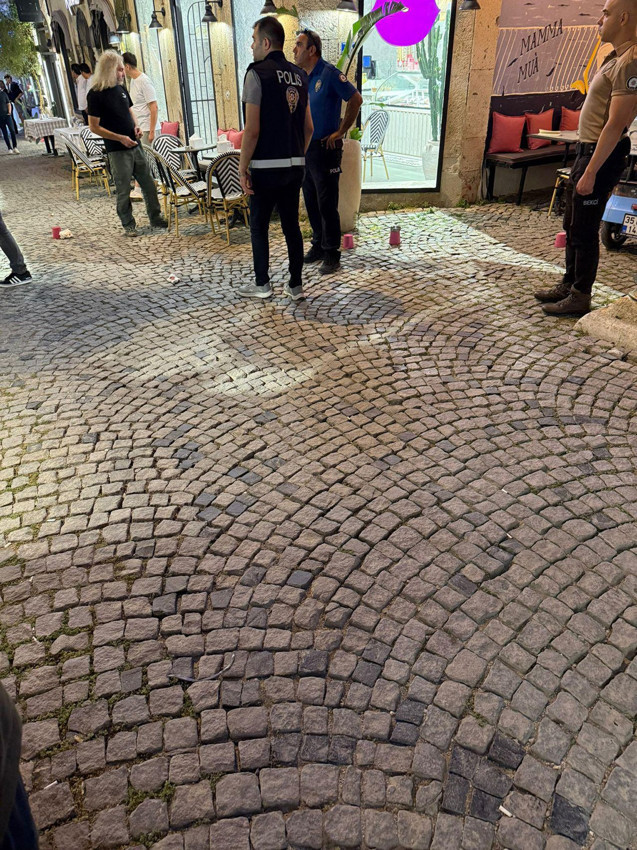 Ünlü iş insanı Çeşme'de restoranda silahlı saldırıya uğradı: O anlar kamerada - Resim: 3