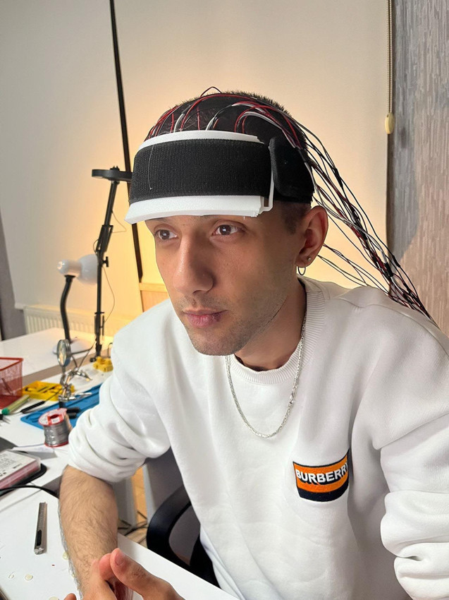 Üniversiteli gençlerde kızılötesi ile beyin aktivitesi takibi cihazı geliştirdi - Resim: 3