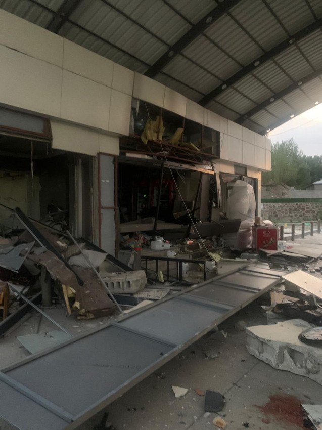 Akaryakıt istasyonunda patlama: 1 yaralı - Resim: 1