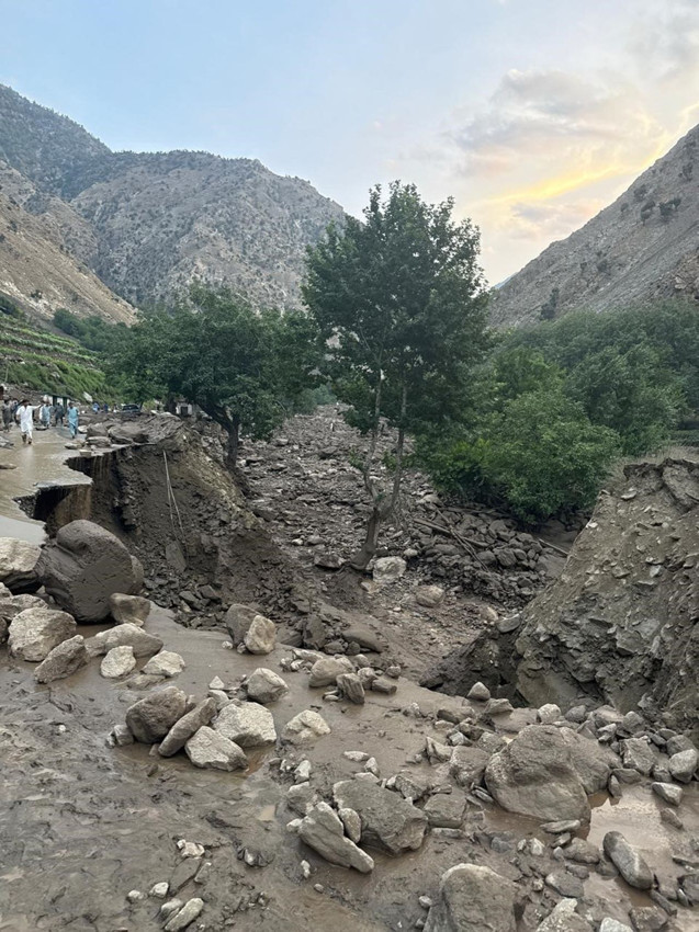 Muson değil adeta ölüm yağmuru: Ölü sayısı 300'e dayandı... - Resim: 2