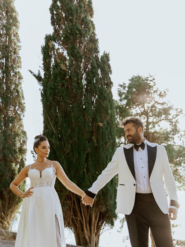 Güzel oyuncu, yönetmen sevgilisi ile nikah masasına oturdu - Resim: 1