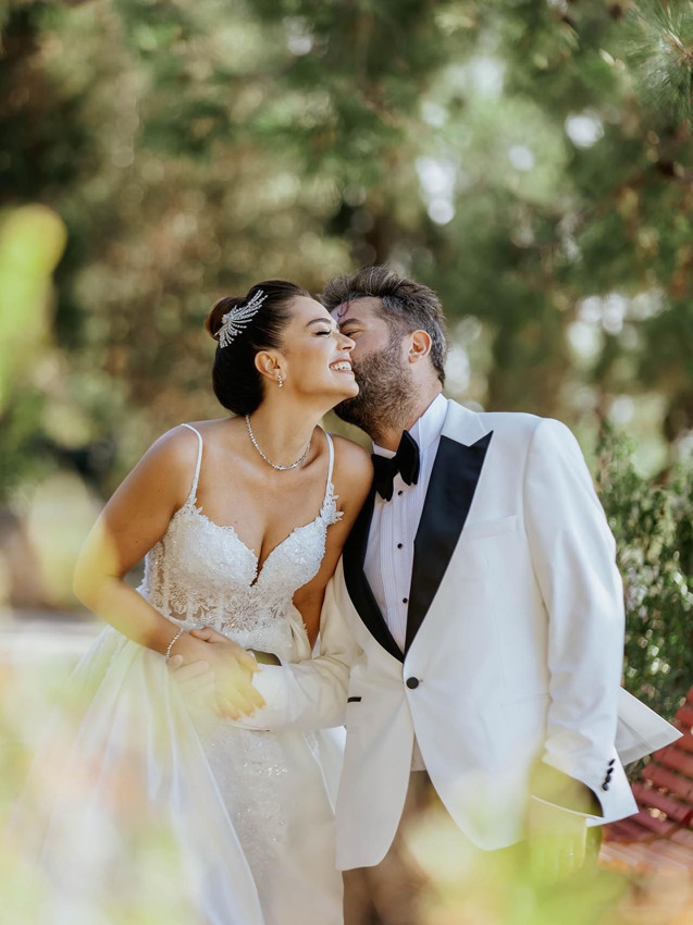 Güzel oyuncu, yönetmen sevgilisi ile nikah masasına oturdu - Resim: 3