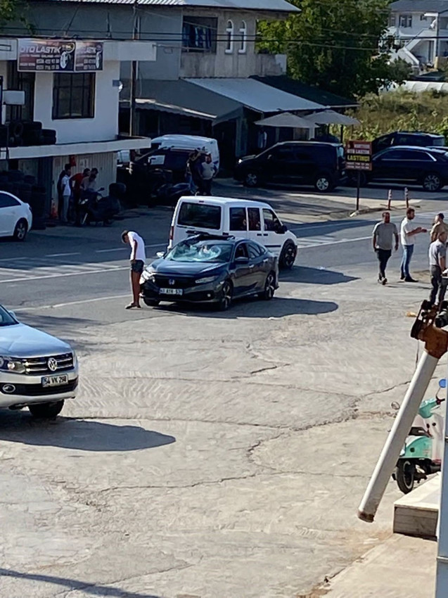 Alkollü sürücünün çarptığı yayanın mucizevi kurtuluşu kamerada - Resim: 2