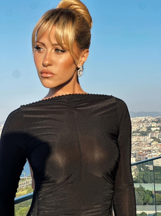 Derya Uluğ'un yaz tatilinden dönüşü de tatili gibi olay oldu: ''Derya gitti, Shakira geldi'' - Resim: 1