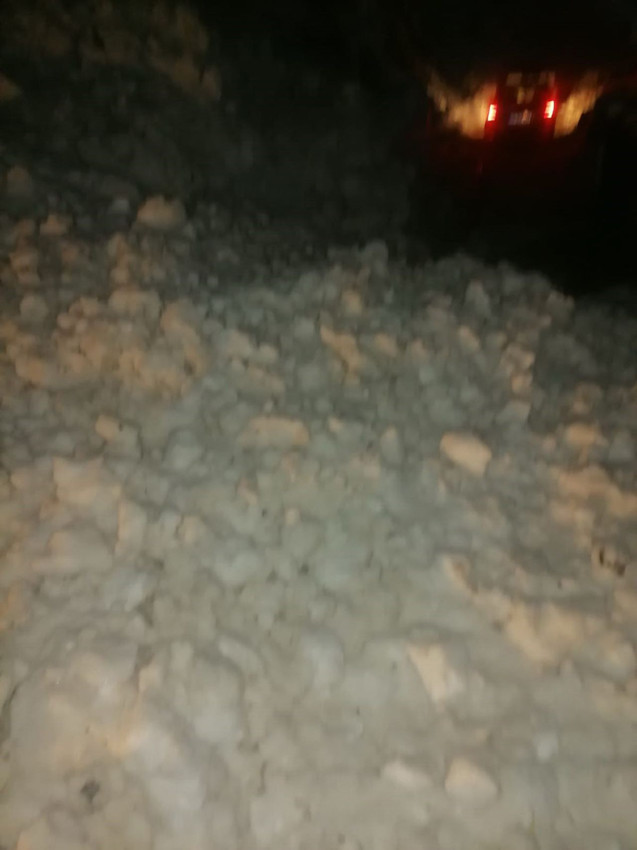 Rize'de çığ düştü, çok sayıda kişi çığın altında mahsur kaldı - Resim: 1