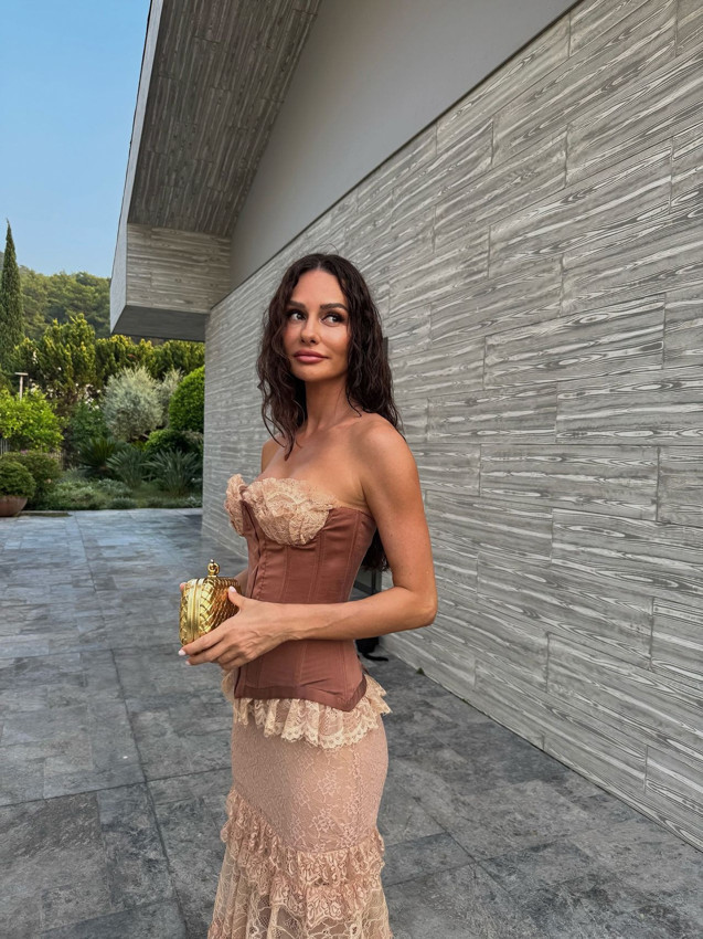 14 yıllık evliliği tek celsede biten Yasemin Ergene ''boşanmak yaramış'' dedirtti - Resim: 4