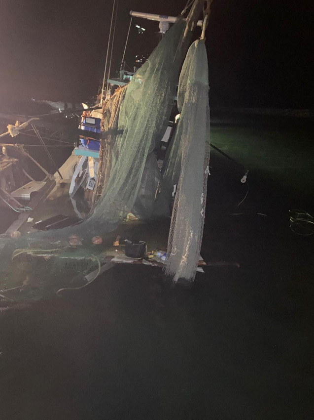 Balıkçı teknesinde patlama: Yaralılar var - Resim: 2