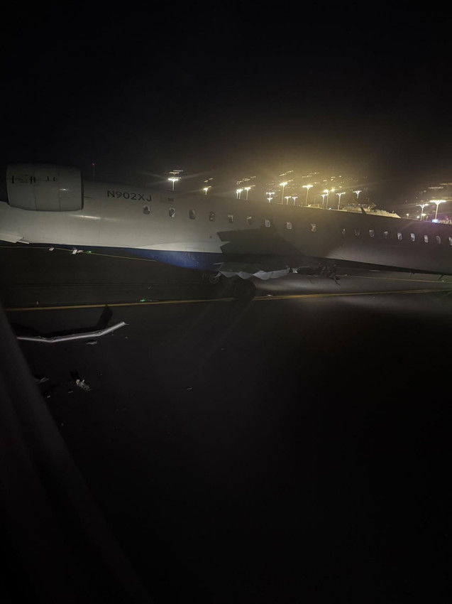 Havalimanında korku dolu anlar: 2 yolcu uçağı çarpıştı; yaralılar var - Resim: 3