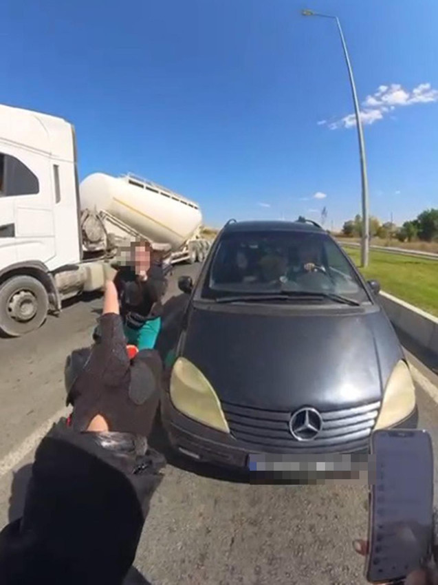 Kadın sürücüye aile boyu dayağa, öfkeli sevgiliinin intikamı aynı şiddette oldu - Resim: 3