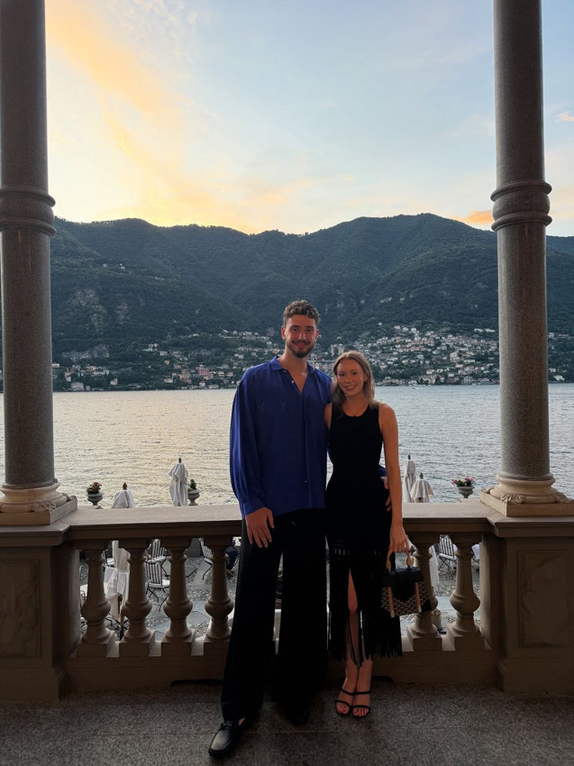 12 Dev Adam'ın yıldızı Alperen Şengün model sevgilisiyle ön balayında aşka geldi - Resim: 3