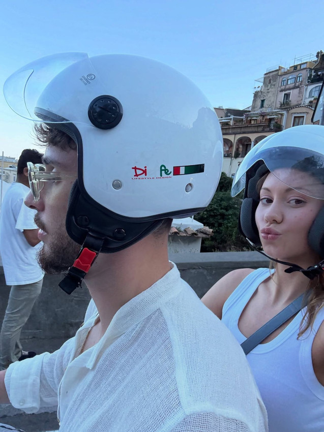 12 Dev Adam'ın yıldızı Alperen Şengün model sevgilisiyle ön balayında aşka geldi - Resim: 4