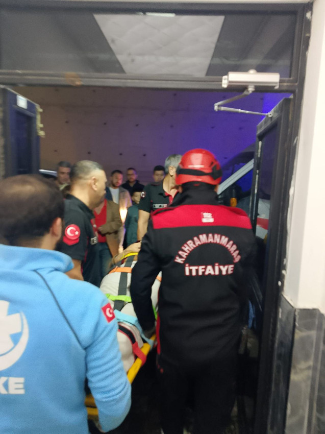 Bir asansör faciası daha: 9 kat aşağı çakıldılar - Resim: 3