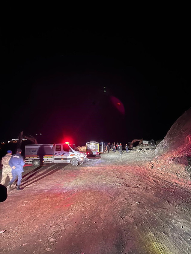 Maden ocağında göçük! 1 işçi enkaz altında kaldı - Resim: 2