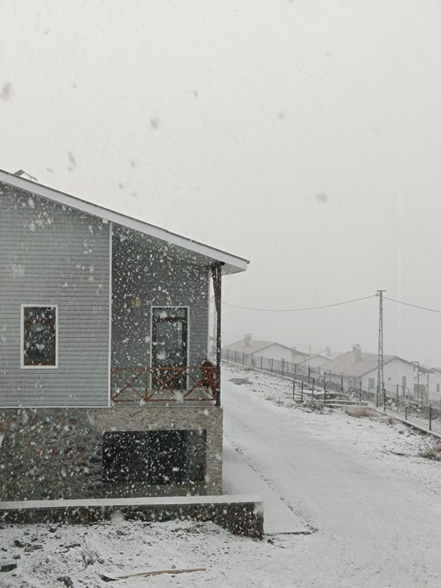 Ankara'da mevsimin ilk karı düştü: Lapa lapa kar yağdı - Resim: 3