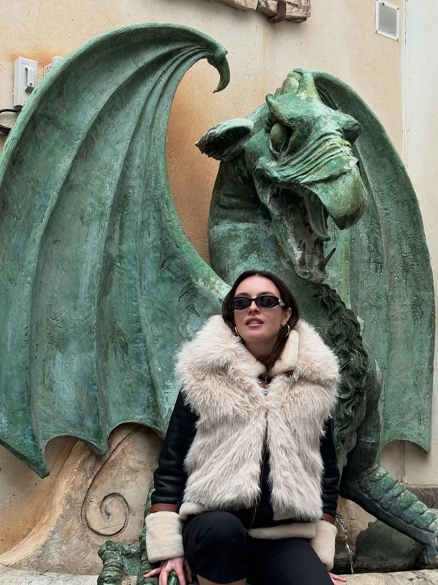 Melis Sezen'den Delikanlı mesaisine İspanya arası; Tatil pozları olay oldu - Resim: 2