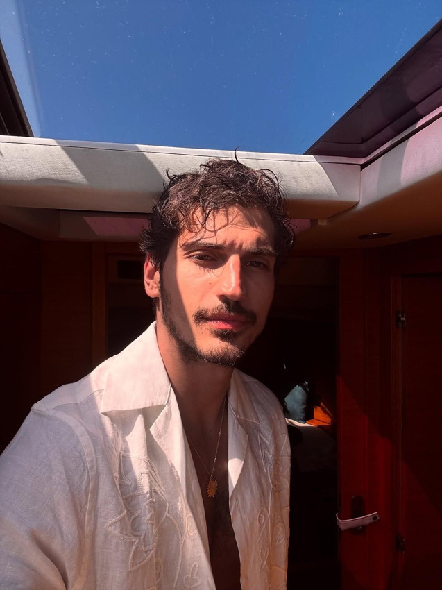 "Sürgünler" dizisinin yıldızı Oktay Çubuk'tan korkutan haber: Kalbi durdu, yoğun bakıma kaldırıldı! - Resim: 4