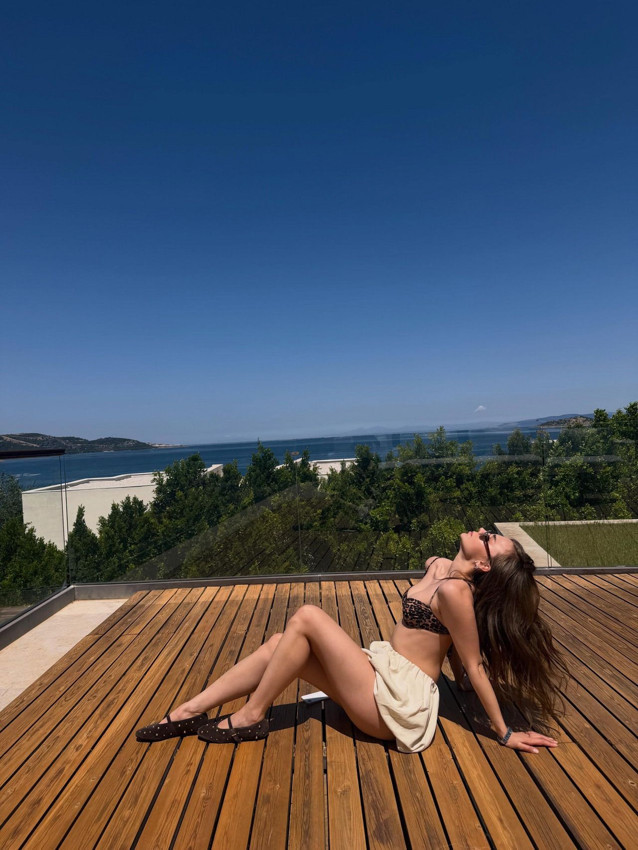 Bodrum'da yaz sezonunu açan Bahar Şahin'in iddialı tatil pozları sosyal medyayı salladı - Resim: 4