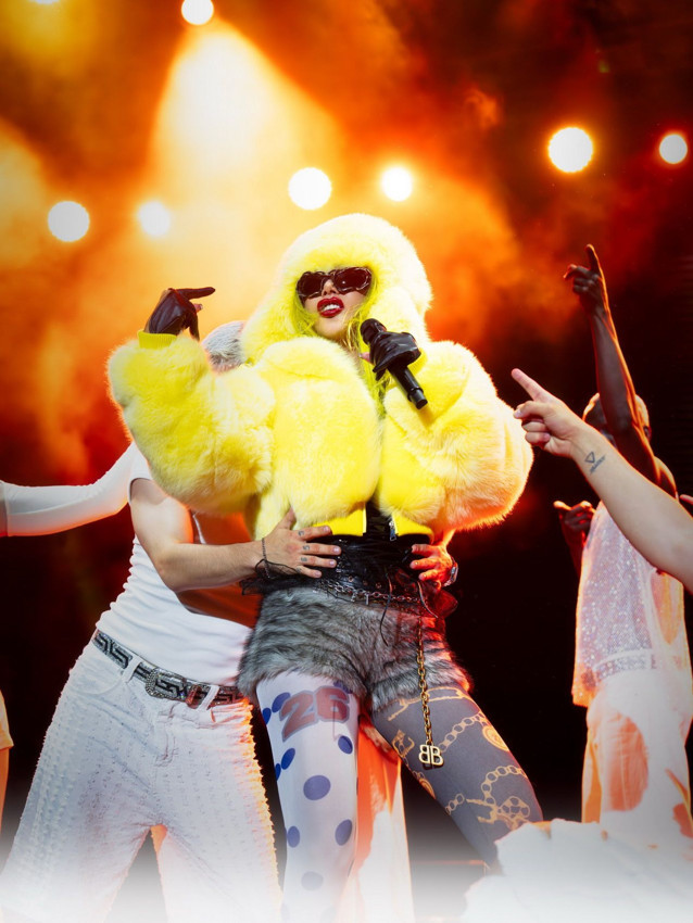 Türk pop müziğinin Madonnası Hande Yener isyan etti: ''Haberlerin hepsi yalan!'' - Resim: 4
