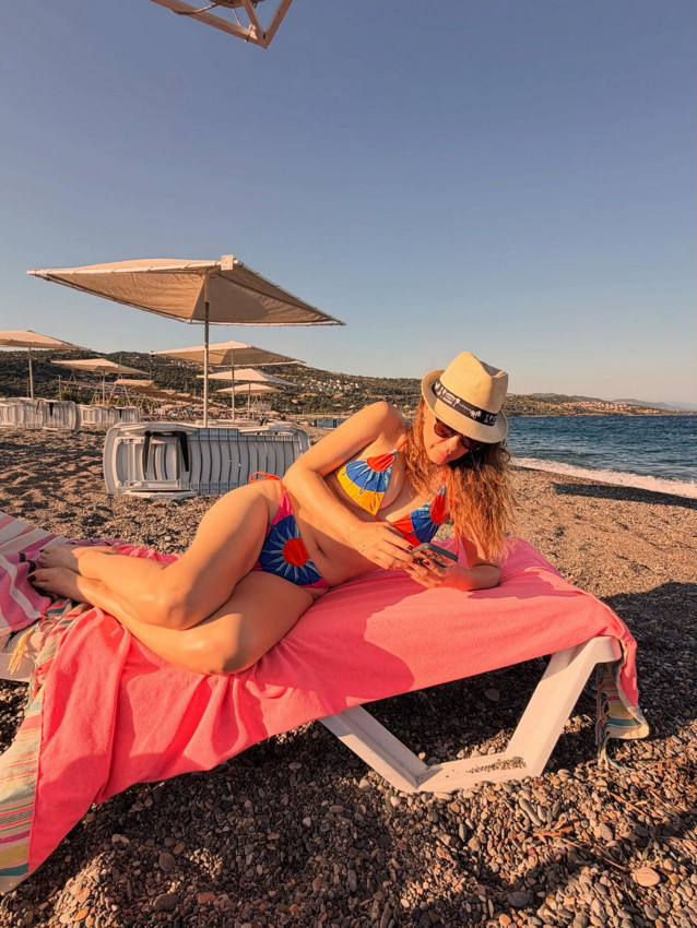 Kızılcık Şerbeti'nin Kıvılcım'ı Evrim Alasya bikinili tatil pozlarıyla genç mankenleri kıskandırdı - Resim: 4