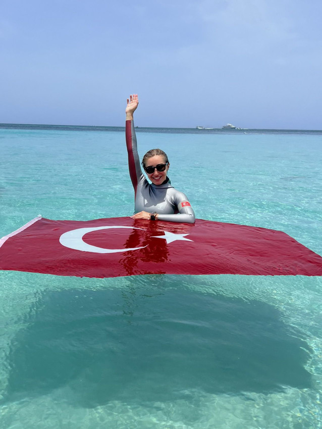 Mavi vatanın kraliçesi Şahika Ercümen, mavi derinliklerden 2 altın madalya çıkarmayı başardı! - Resim: 2