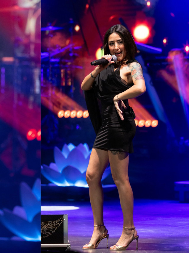 Melek Mosso'nun konserindeki çılgın dans şovu ve 'Ahbap' çıkışı olay oldu! - Resim: 4