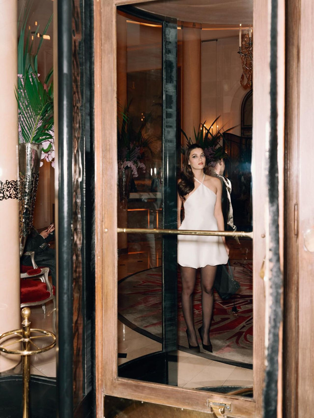 Oyunculuğu müfredata girip ders olan Afra Saraçoğlu'nun ''geliyorum'' pozları olay oldu - Resim: 3