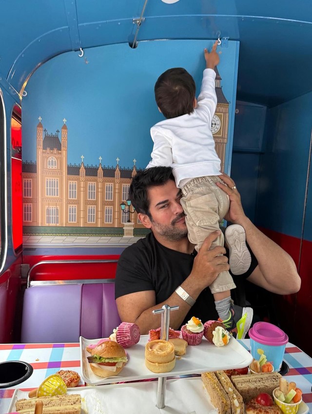 Fahriye Evcen ile Burak Özçivit çiftinin herkesi şaşırtan çok özel yaz tatili - Resim: 2