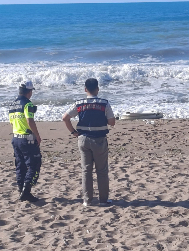 Plajda silahlı bir insansız deniz aracı bulundu! T&uuml;m sahil tahliye edildi - Resim: 2