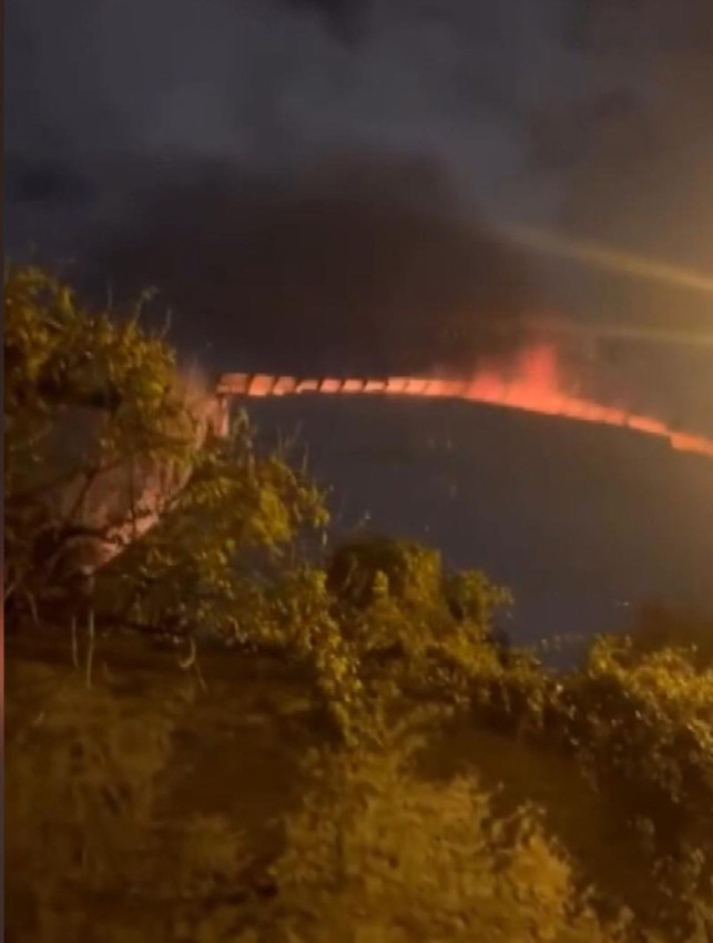 İstanbul'un kalbinde tarihi konak çıkan yangında kül oldu - Resim: 2