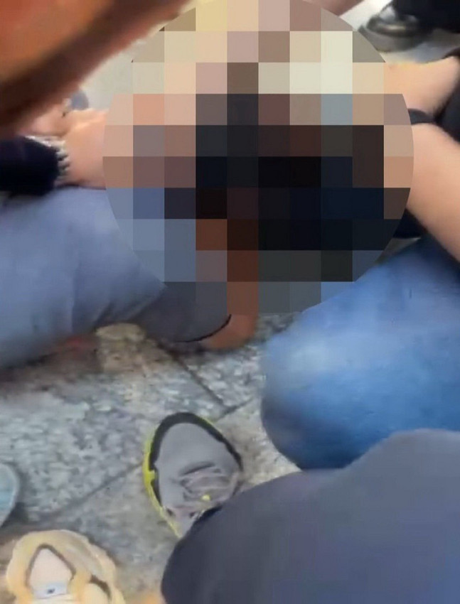 İstanbul'da tramvayında çocuğa taciz iddiası: Şüpheliyi döve döve polise teslim ettiler! - Resim: 2