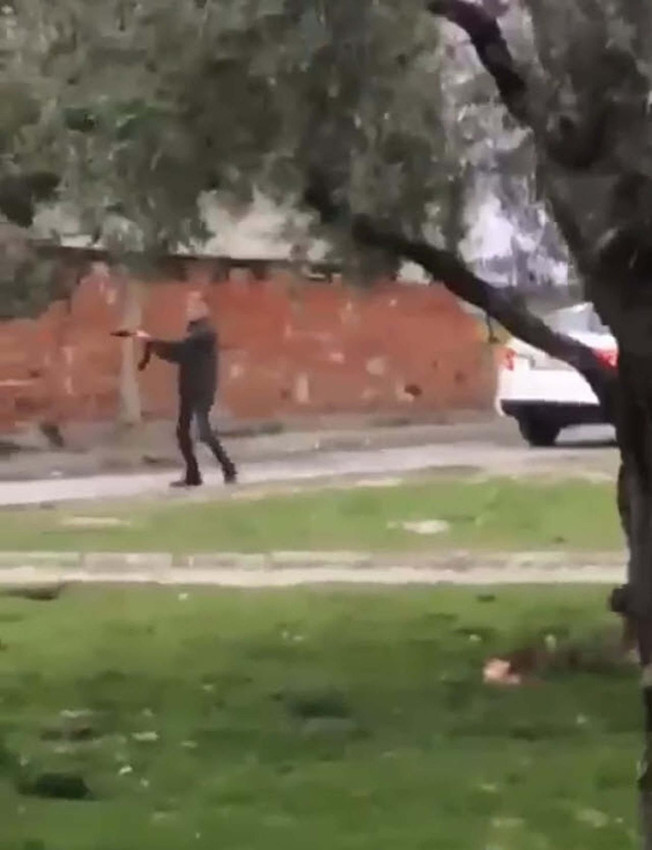 İki ailenin tüfekli, bıçaklı kavgası mahalleyi karıştırdı - Resim: 1